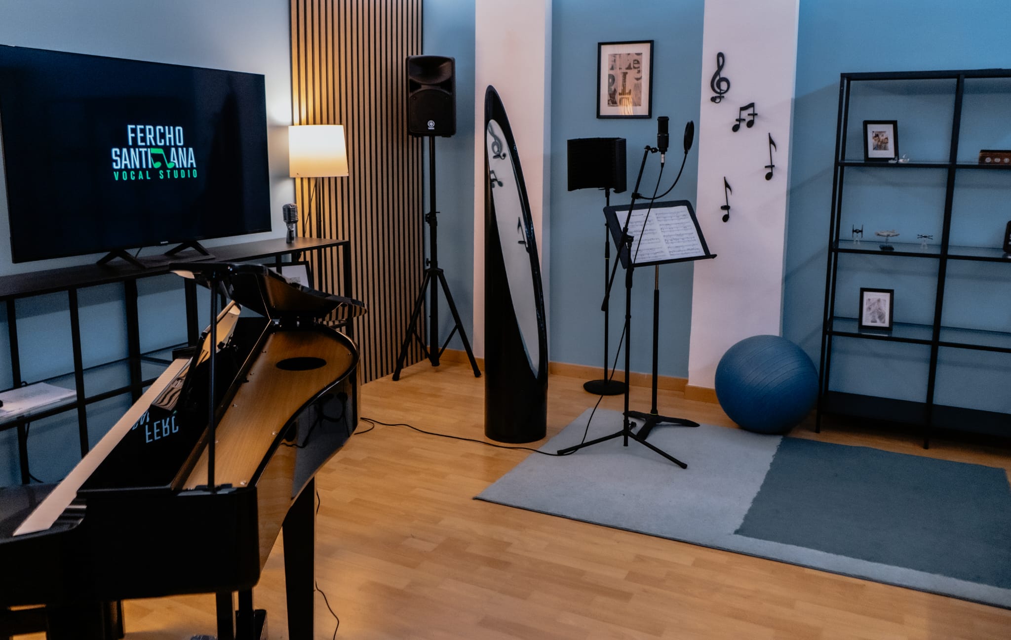 Logo vocal studio El Núcleo